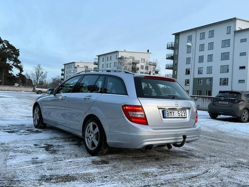 Begagnad Mercedes C180 156 HK (114 kW) 2012