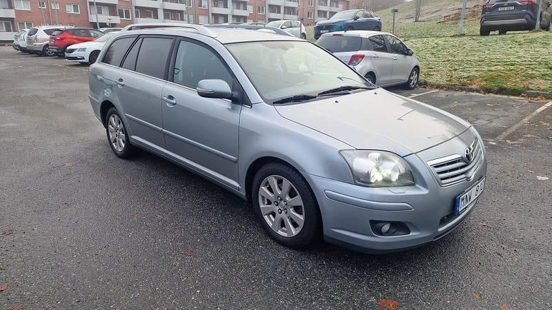 Begagnad Toyota Avensis 126 HK (92 kW) 2008 Kombi