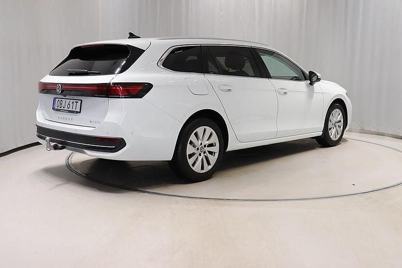Begagnad VW Passat Business 204 HK (150 kW) 2024 Vit Kombi