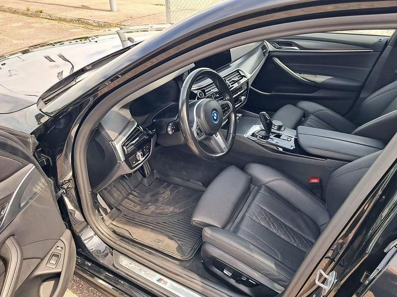 Begagnad BMW 530 M Sport 184 HK (135 kW) 2023 Svart metallic Kombi