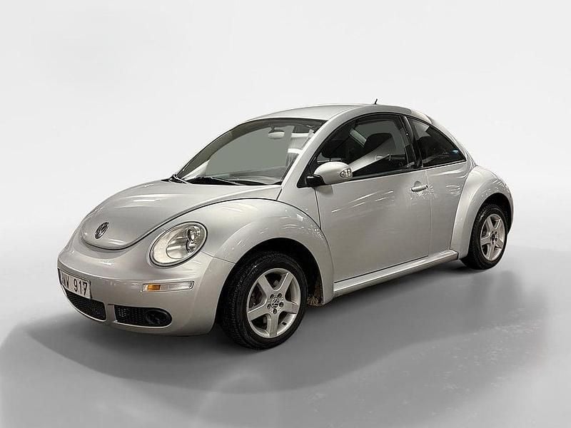 Silver Begagnad 2006 VW Beetle Highline Halvkombi | 28 900 kr (Superpris) - Bild 1/4