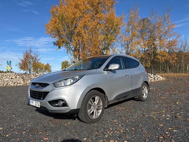 Silver Begagnad 2010 Hyundai ix35 SUV | 98 500 kr (Marknadspris) - Bild 1/4