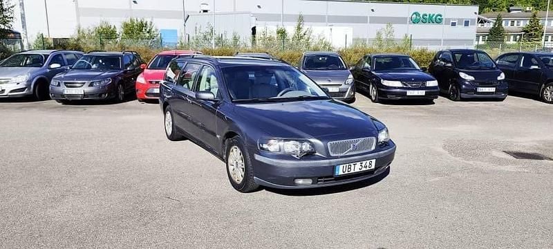 Grå Begagnad 2004 Volvo V70 Business Edition Kombi | 14 900 kr (Bra pris) - Bild 1/4