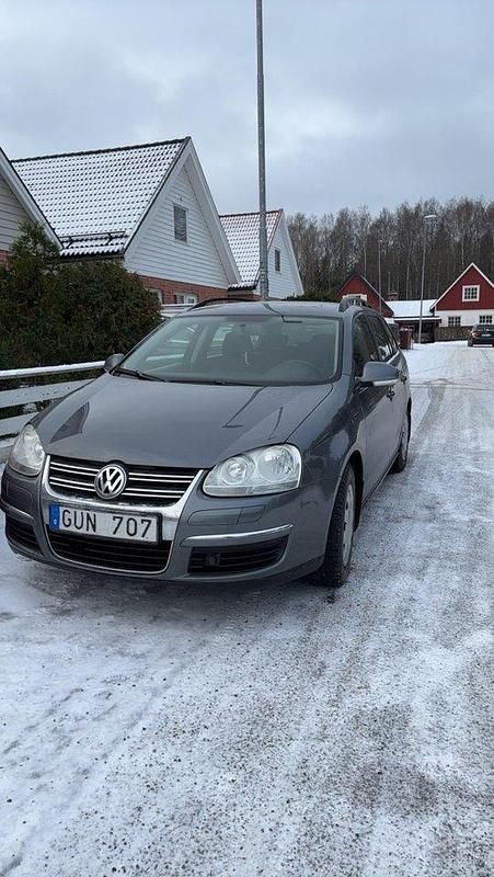 Grå Begagnad 2008 VW Golf VI Kombi | 40 000 kr (Marknadspris) - Bild 1/4