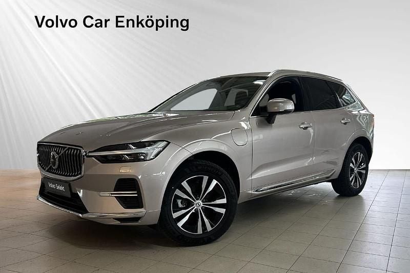Ljusgrå (grå) Begagnad 2024 Volvo XC60 Core SUV | 529 900 kr (Marknadspris) - Bild 1/3