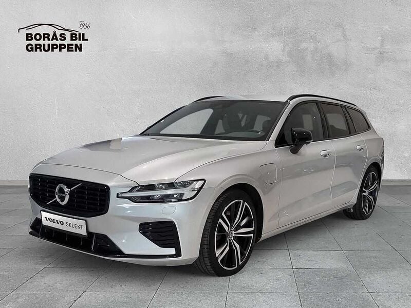 Silver Begagnad 2022 Volvo V60 R-Design Kombi | 389 000 kr (Bra pris) - Bild 1/4