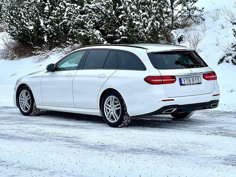 Begagnad Mercedes E200 AMG line 150 HK (110 kW) 2018 Vit Kombi