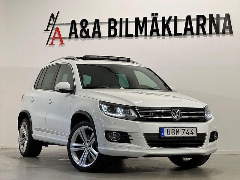 Vit Begagnad 2014 VW Tiguan R-line SUV | 154 900 kr (Marknadspris) - Bild 1/4
