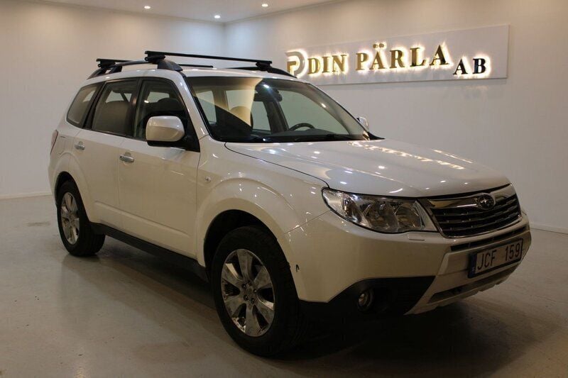 Vit Begagnad 2009 Subaru Forester SUV | 89 900 kr (Lite dyr) - Bild 1/4