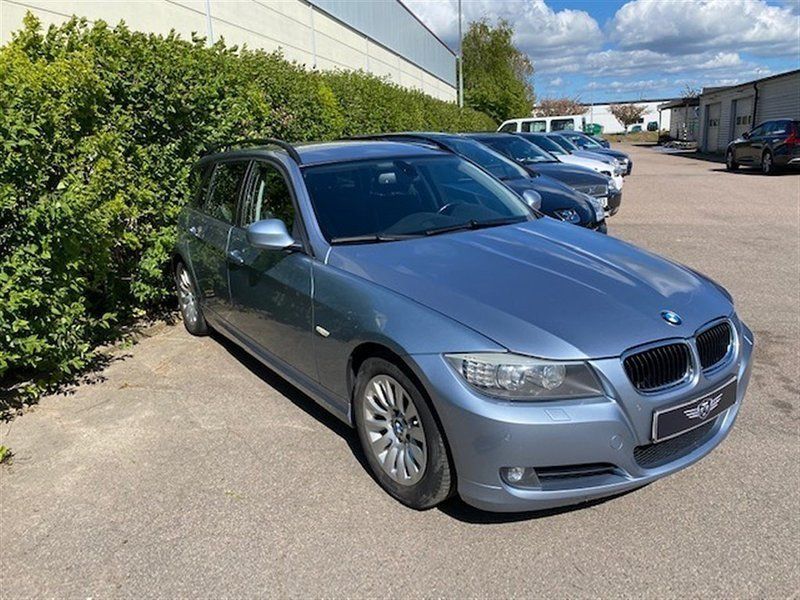 Begagnad BMW 320 177 HK (130 kW) 2008 Ljusblå Kombi