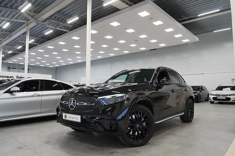 Svart Begagnad 2023 Mercedes GLC300 AMG SUV | 639 900 kr - Bild 1/4