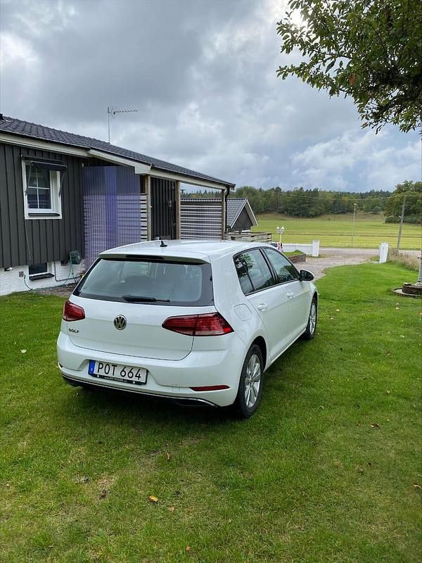 Begagnad VW Golf VII 110 HK (80 kW) 2018