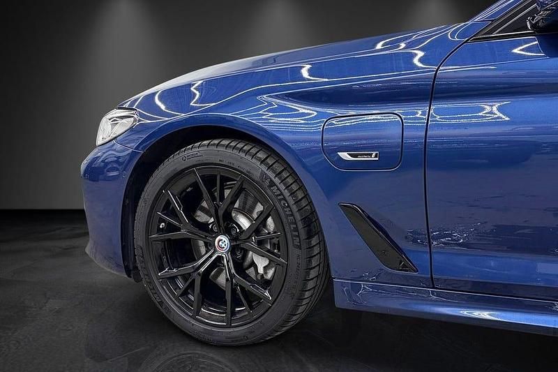 Begagnad BMW 530 M Sport 184 HK (135 kW) 2023 Blå Kombi