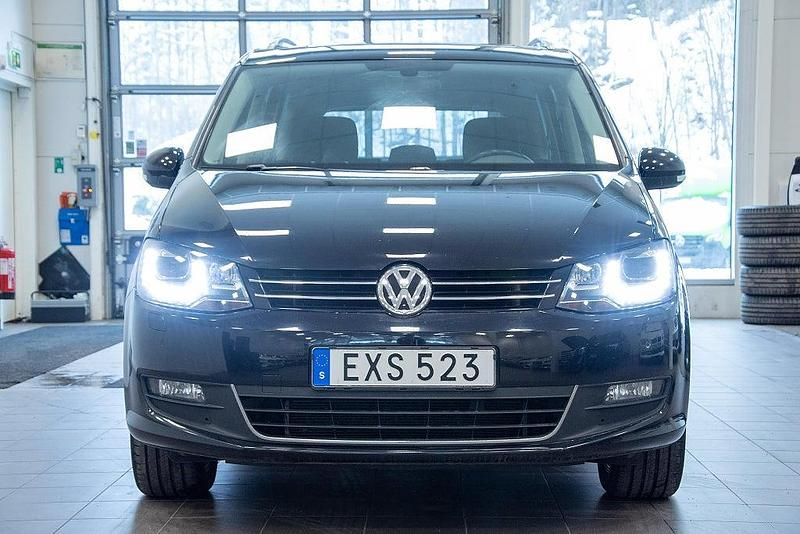Begagnad VW Sharan 150 HK (110 kW) 2018 Svart Minibuss
