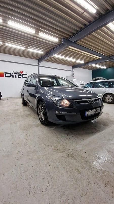 Begagnad Hyundai i30 109 HK (80 kW) 2010 Grå Kombi