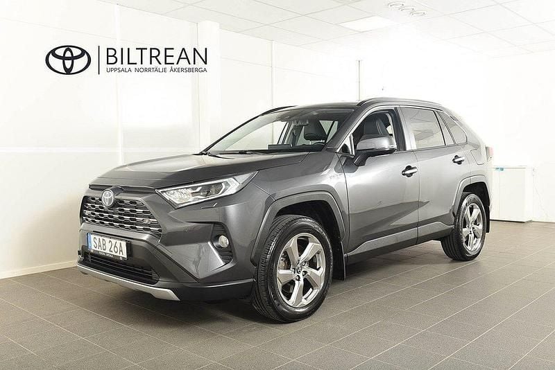 Mörkgrå Begagnad 2021 Toyota RAV4 Hybrid Executive SUV | 399 900 kr (Marknadspris) - Bild 1/4