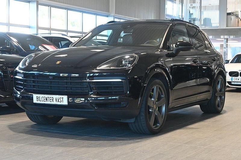 Svart Begagnad 2020 Porsche Cayenne SUV | 749 000 kr (Marknadspris) - Bild 1/4