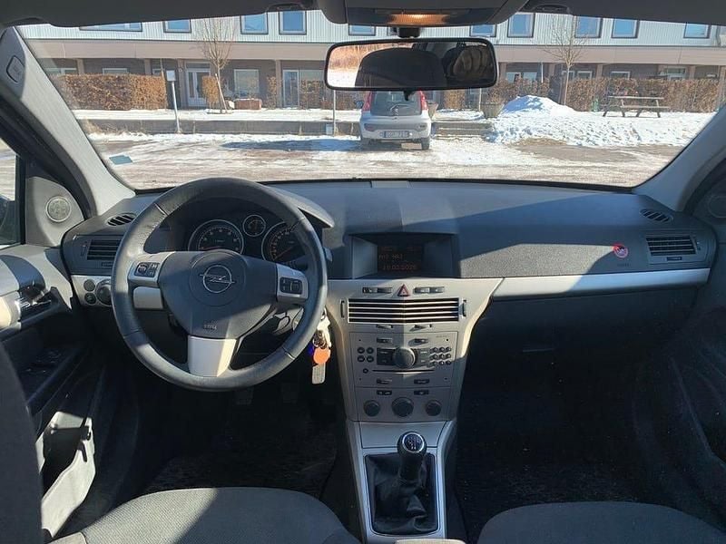 Begagnad Opel Astra 105 HK (77 kW) 2007