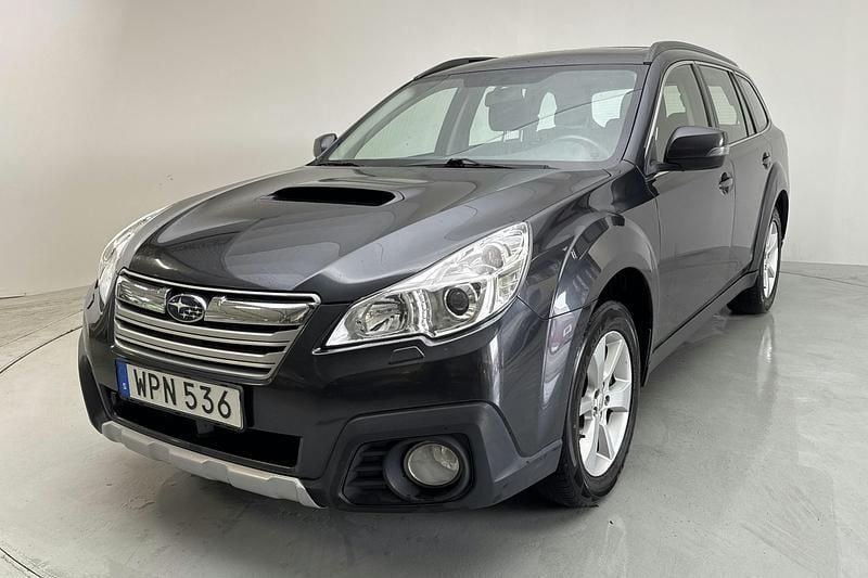 Mörkgrå Begagnad 2014 Subaru Outback SUV | 72 000 kr (Marknadspris) - Bild 1/4