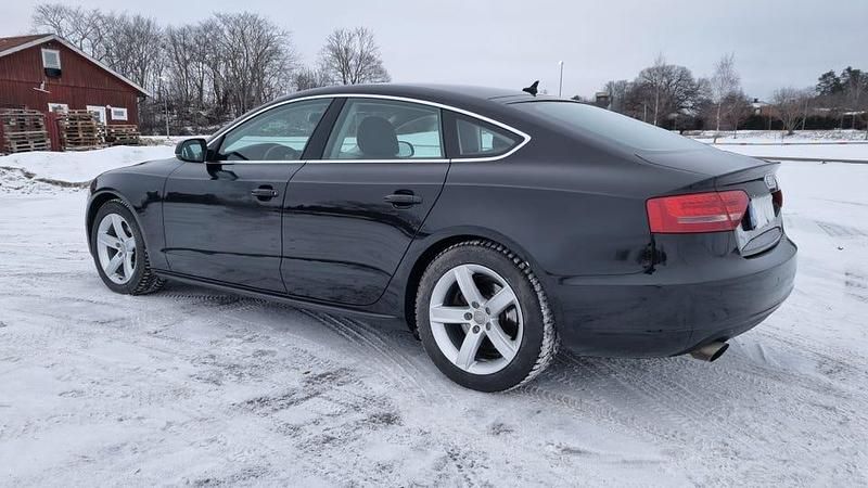 Begagnad Audi A5 Sportback 211 HK (155 kW) 2011 Sapphire black Halvkombi
