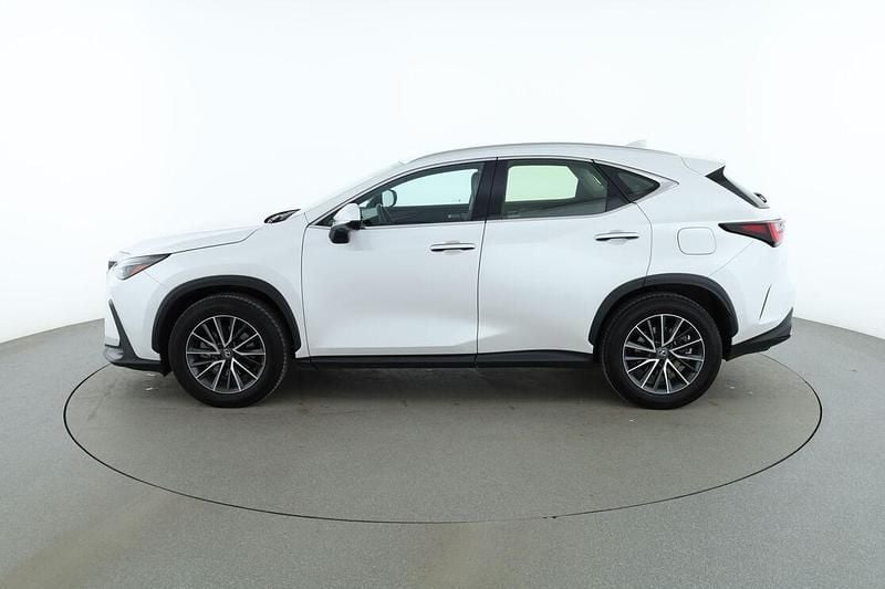 Begagnad Lexus NX350h Business Edition 245 HK (180 kW) 2023 Vit SUV
