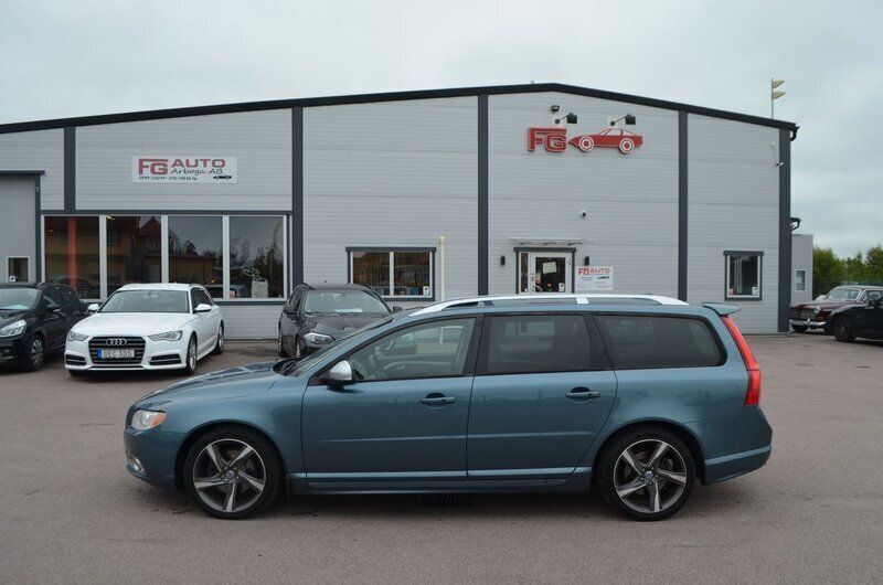 Blå Begagnad 2012 Volvo V70 R-Design Kombi | 119 900 kr (Dyr) - Bild 1/4