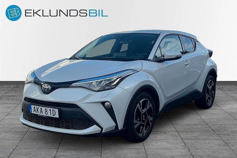 Vit Begagnad 2023 Toyota C-HR Edition SUV | 259 900 kr (Superpris) - Bild 1/4