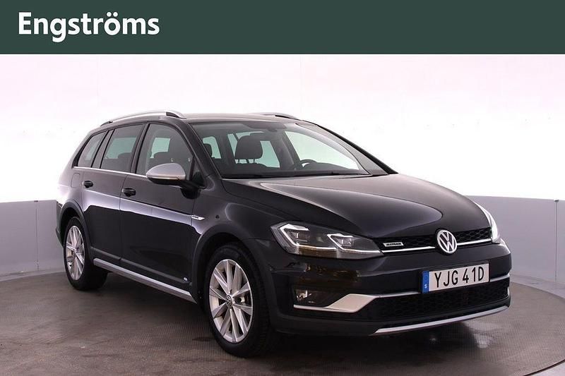 Svart Begagnad 2020 VW Golf Alltrack Kombi | 209 000 kr (Marknadspris) - Bild 1/4