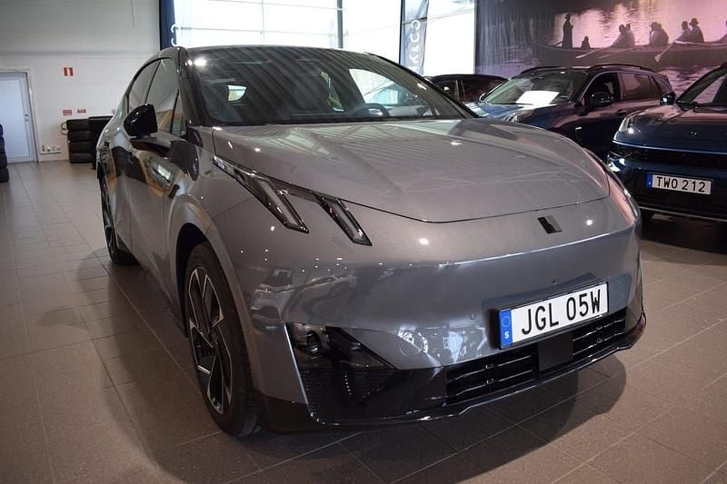 Grå Ny 2025 Lynk & Co 02 SUV | 474 995 kr - Bild 1/4