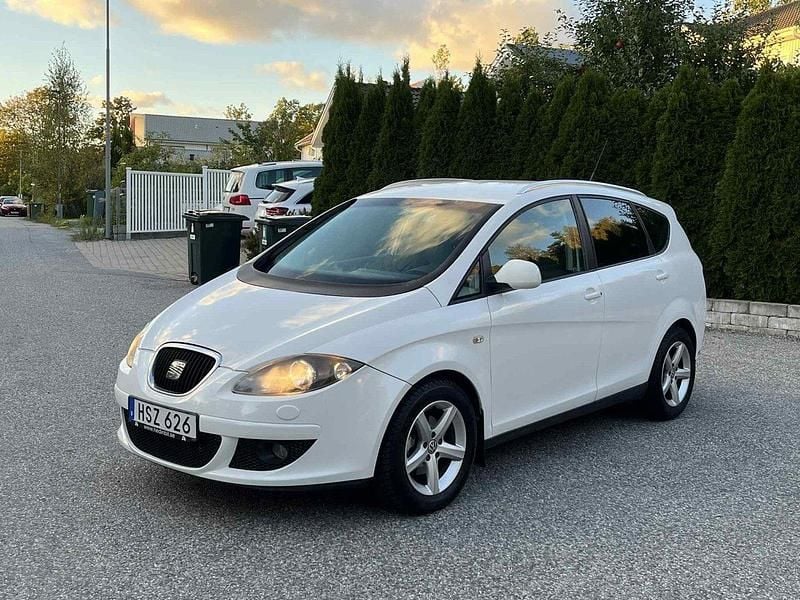 Vit Begagnad 2009 Seat Altea XL Minibuss | 54 900 kr (Marknadspris) - Bild 1/4