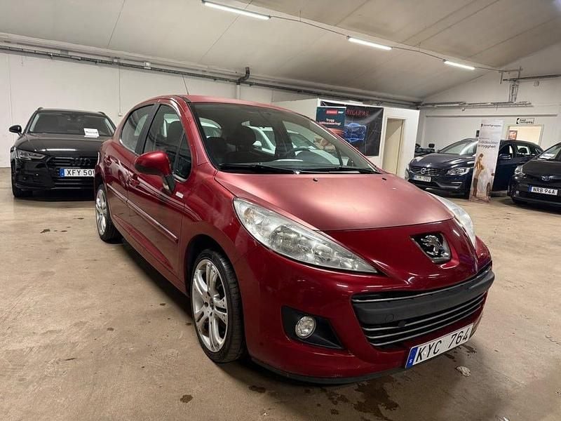Begagnad Peugeot 207 95 HK (69 kW) 2010 Röd