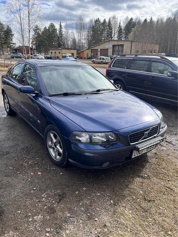 Blå Begagnad 2004 Volvo S60 Business Edition Sedan | 25 000 kr (Bra pris) - Bild 1/4
