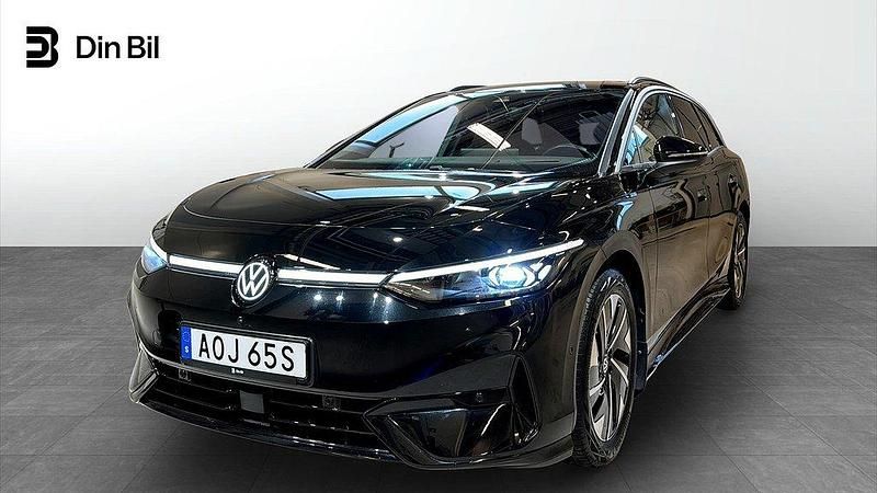 Svart (grenadilla black metallic) Begagnad 2024 VW ID.7 Pro Sedan | 569 900 kr (Dyr) - Bild 1/4