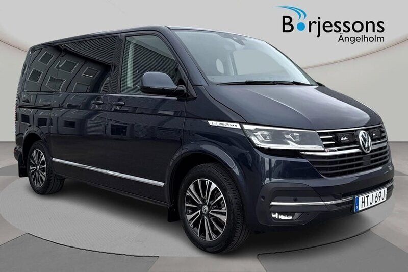 Blå Begagnad 2021 VW Multivan Highline Van | 669 000 kr - Bild 1/4