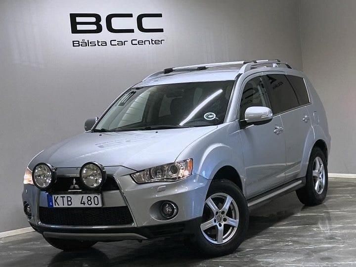 Begagnad Mitsubishi Outlander 156 HK (114 kW) 2010 Silver SUV