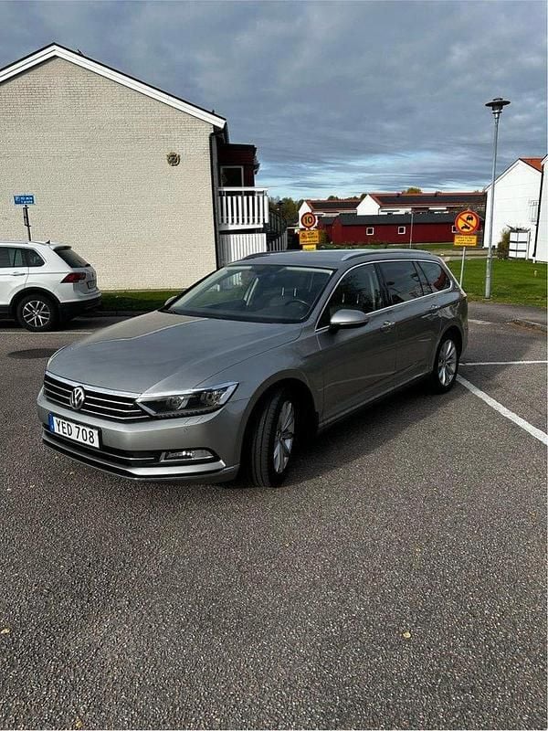 Silver Begagnad 2016 VW Passat GT Kombi | 130 000 kr (Bra pris) - Bild 1/4