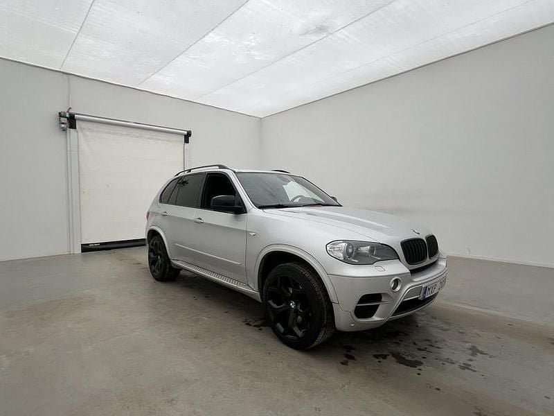 Begagnad BMW X5 Sport Line 306 HK (225 kW) 2012 Silver SUV