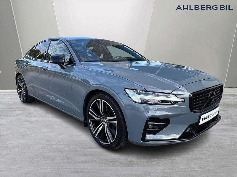 Grå Begagnad 2021 Volvo S60 R-Design Sedan | 369 500 kr (Marknadspris) - Bild 1/3