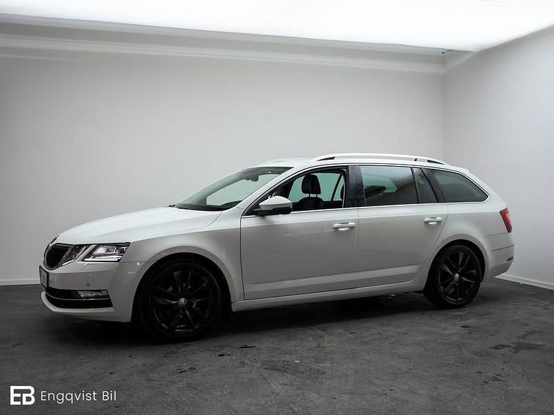 Begagnad Skoda Octavia Business Line 116 HK (85 kW) 2017 Vit Kombi