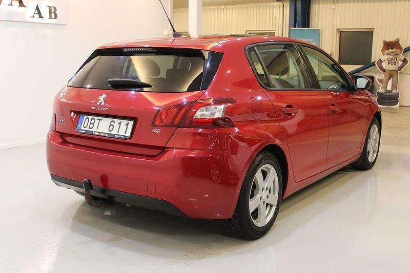 Begagnad Peugeot 308 Active 126 HK (92 kW) 2014 Mörkröd (röd) Halvkombi