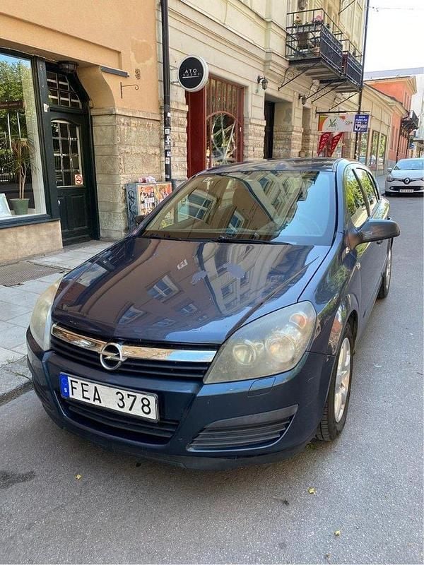 Blå Begagnad 2008 Opel Astra Halvkombi | 9 000 kr (Superpris) - Bild 1/4