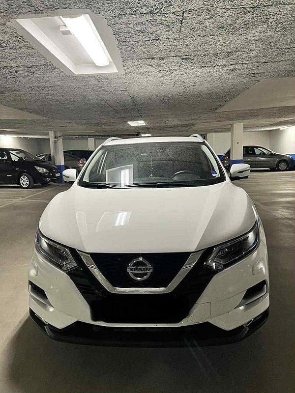Vit Begagnad 2020 Nissan Qashqai SUV | 200 000 kr (Marknadspris) - Bild 1/4