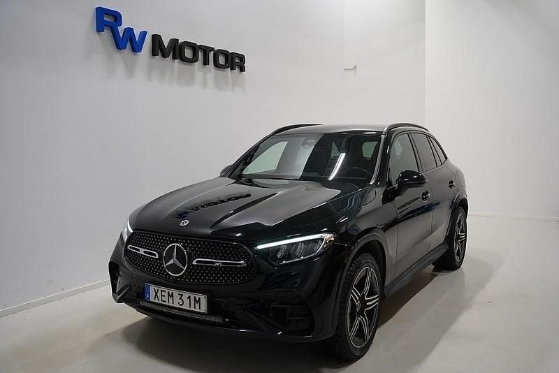 Begagnad Mercedes GLC300e AMG 204 HK (150 kW) 2023 Svart SUV