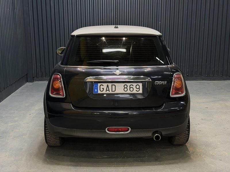 Begagnad Mini Cooper Pepper 120 HK (88 kW) 2007 Svart Halvkombi