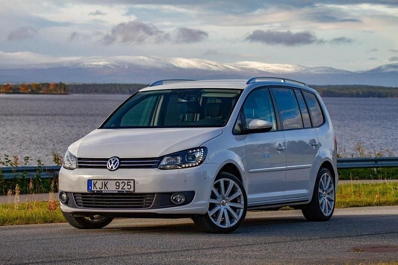 Vit Begagnad 2012 VW Touran GT Minibuss | 69 000 kr (Bra pris) - Bild 1/4