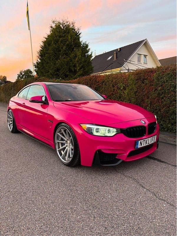 Svart Begagnad 2016 BMW M4 Sport Line Sportkupé | 479 000 kr - Bild 1/4