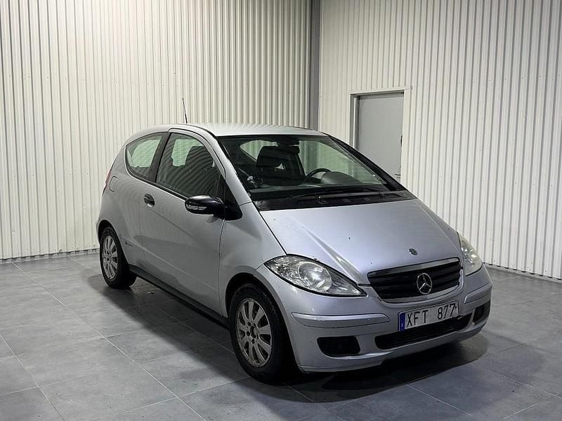 Begagnad Mercedes A170 Classic 116 HK (85 kW) 2005 Silver Halvkombi