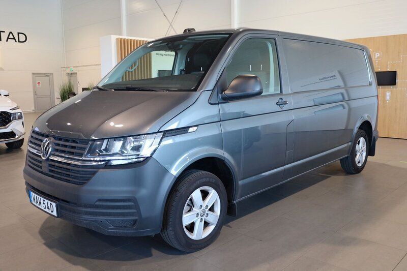 Grå Begagnad 2024 VW T6.1 Van | 394 800 kr - Bild 1/3