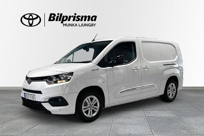 Vit Begagnad 2023 Toyota Proace City City Van | 348 750 kr - Bild 1/4