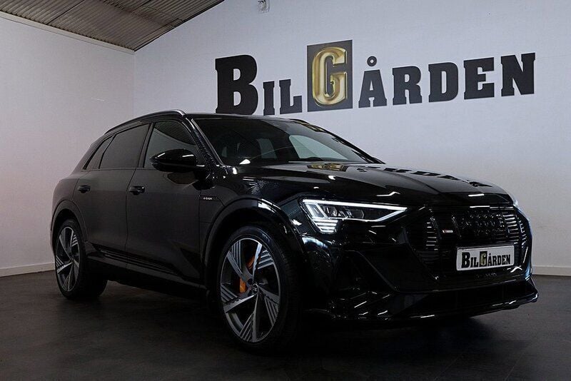 Svart Begagnad 2021 Audi e-tron S-Line SUV | 459 900 kr (Lite dyr) - Bild 1/4